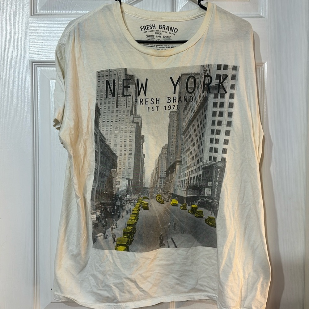 Fresh Brand New York shirt. White L.